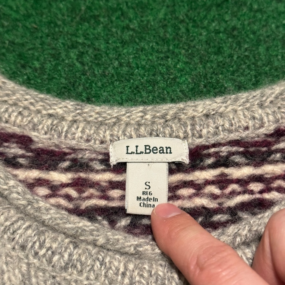 L.L. Bean 100% Lambs Wool Nordic Fair Isle Knit Soft Sweater Womens Small 17x25 - Picture 2 of 7